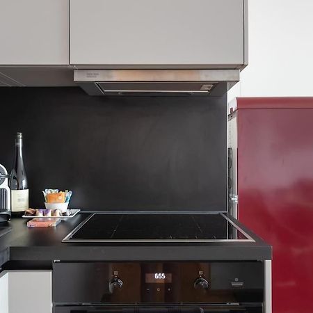 Apartamento Hoch Hinaus, Neu Und Stilvoll Mit Pool Am Dach Viena Exterior foto
