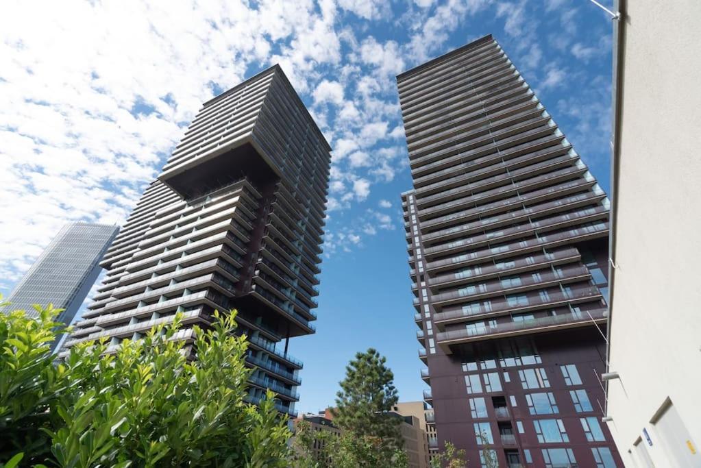 Apartamento Hoch Hinaus, Neu Und Stilvoll Mit Pool Am Dach Viena Exterior foto